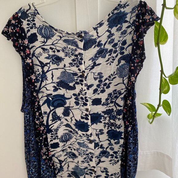 Barely used Lucky Brand Women's Blouse Size Large Mixed Print Ruffle Button Deta - Picture 2 of 6